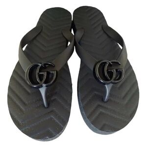 Black Gucci Platform flip flops sandals